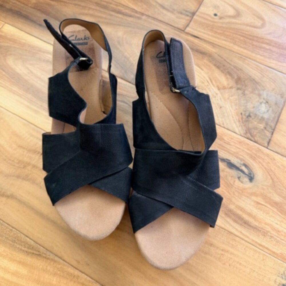 Clarks Women's Annadel Eirwyn Wedge Sandal
